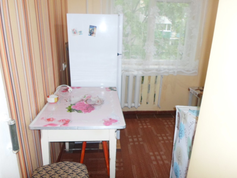 Фото Дёшево за 15т. руб. сдам в Луганске 1 ком. кв-ру кв. Левченко-выше ВНУ. Косметический ремонт, новый холодильник, новый диван, ест