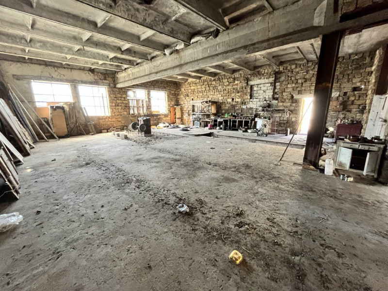 Фото Продам гараж под грузовые авто/ склад/ помещение под производство