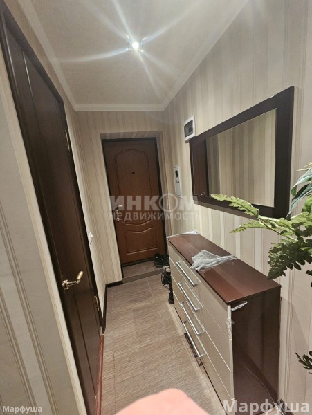 Фото Продам 2-х комн квартиру в Центре города Луганск площадь Великой Отечественной Войны