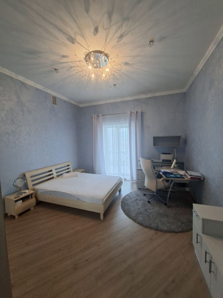 Фото Продам 2- х уровневую квартиру в самом центре Луганска