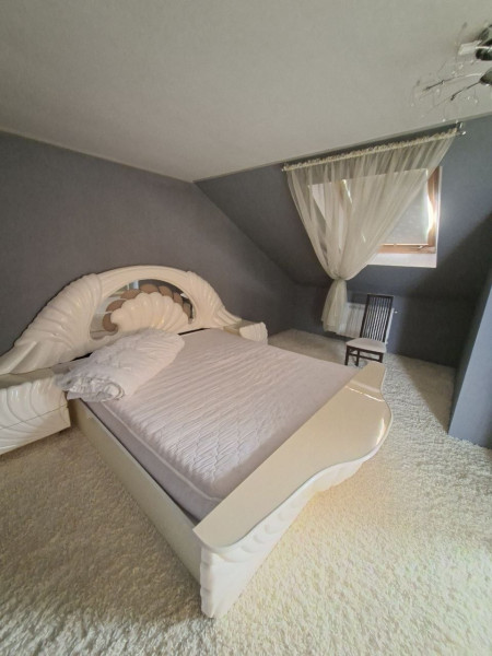 Фото Продам 2- х уровневую квартиру в самом центре Луганска