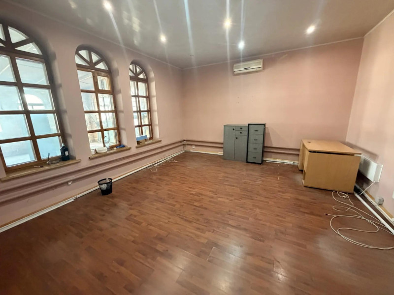 Фото Сдам офис 500 кв. м. в центре Луганска