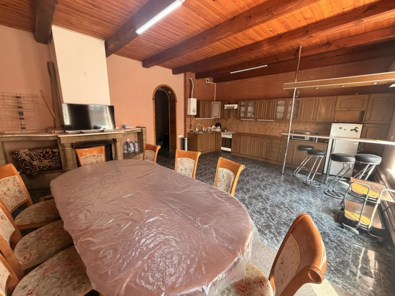 Фото Сдам офис 500 кв. м. в центре Луганска