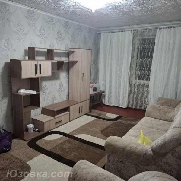 Сдам 1-х комнатную квартиру на восточных кварталах: на кв Левченко 5/5-эт, в р-не кафе Чардыш, и в р-не Кадетского коолного.