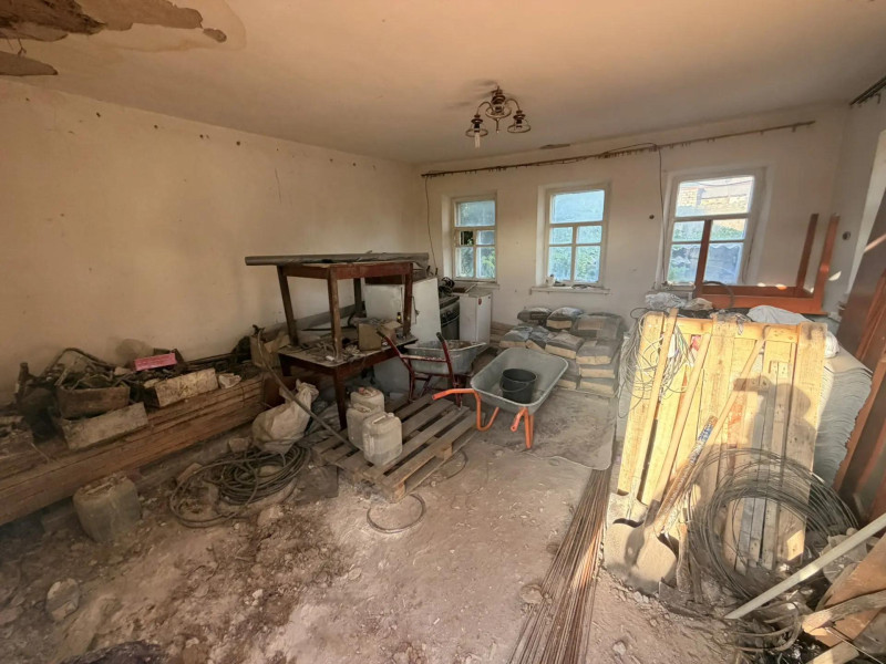 Фото Продам ветхий дом на зем. участке 7,5 сот.