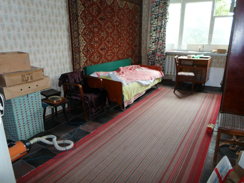 Фото Дёшево за 18т. сдам в Луганске на востоке 2 комн. кв-ру кв. Левченко 150м. выше Маш. института им. Даля. Комнаты раздельные.