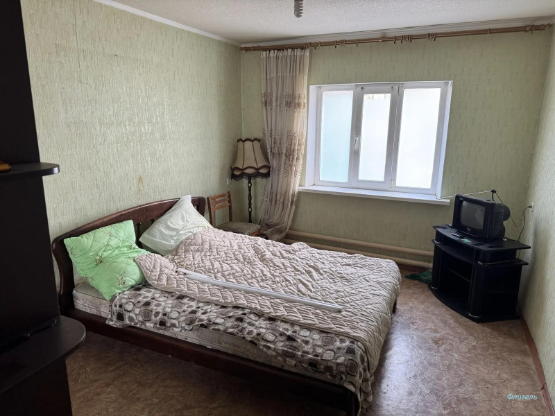 Фото Продам часть дома и флигель 116 кв. м. (р- н 33 школы)