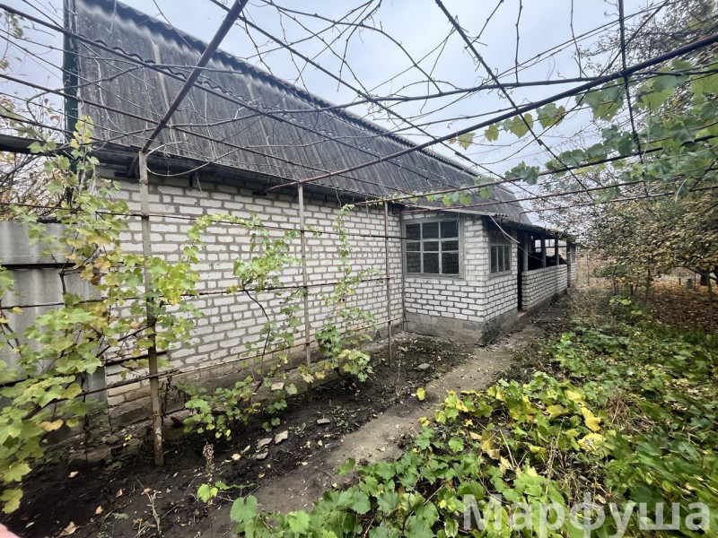 Продам земельный участок с домостроением