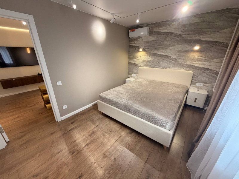 Фото Продам 2- к квартиру в центре Луганска с евро ремонтом