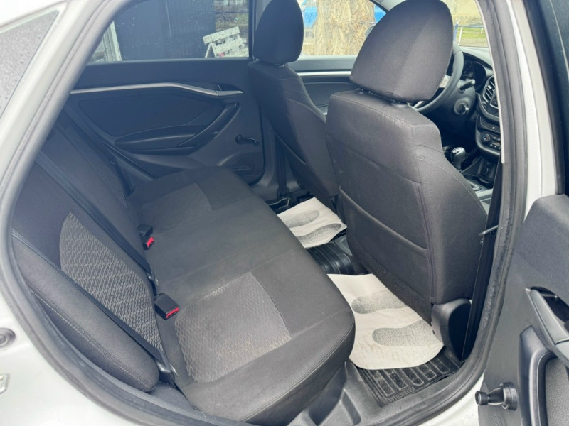 Фото Городской автомобиль с большим клиренсом, экономный , практичный , комфортный и не убиваемый