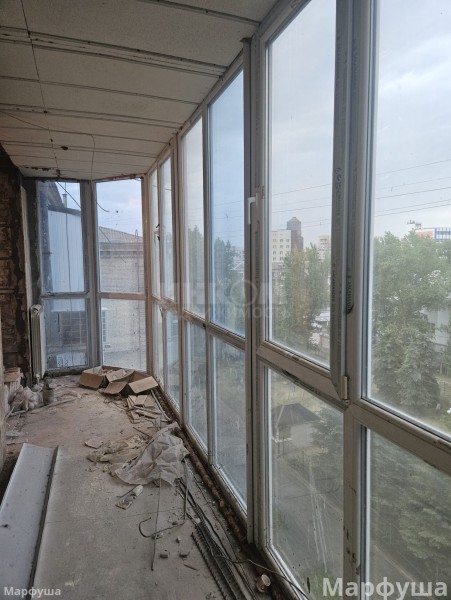 Фото Продам квартиру 326м2 в центре города Луганск Площадь Героев Великой Отечественной Войны