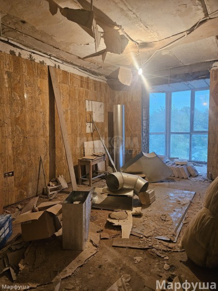 Фото Продам квартиру 326м2 в центре города Луганск Площадь Героев Великой Отечественной Войны