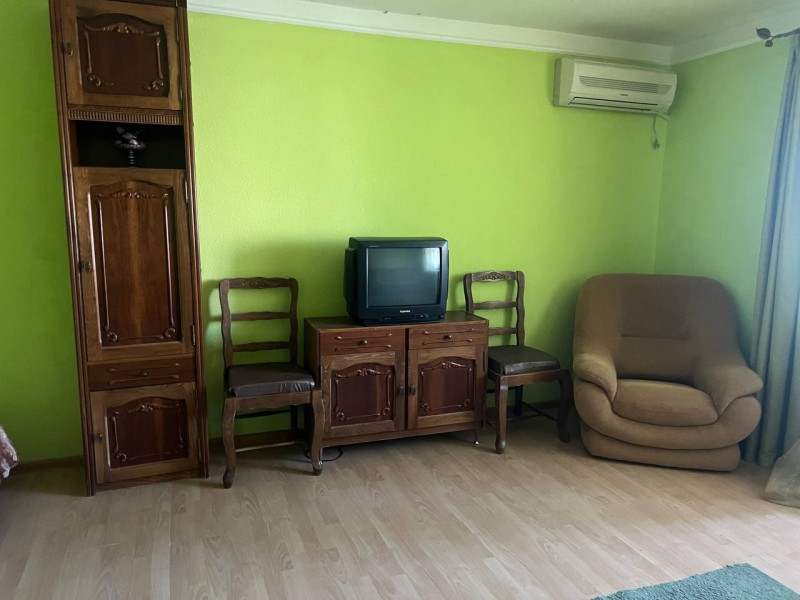 Продам 1х квартиру с А/О, центр Луганска