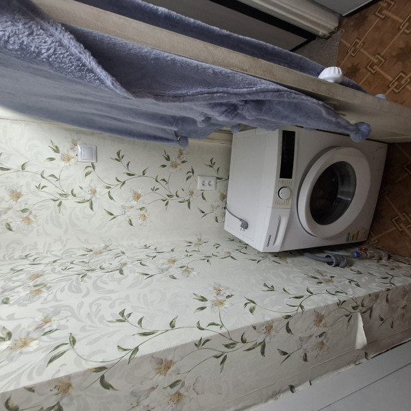 Фото Срочно!!!.От хозяина.Продам Полугостинку на кв Жукова напротив Далевского университета,кирпичный дом,
