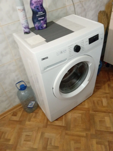 Фото Сдам 2ком.квартиру кв.Солнечный28-выше с/м Спар. Можно с собакой.
