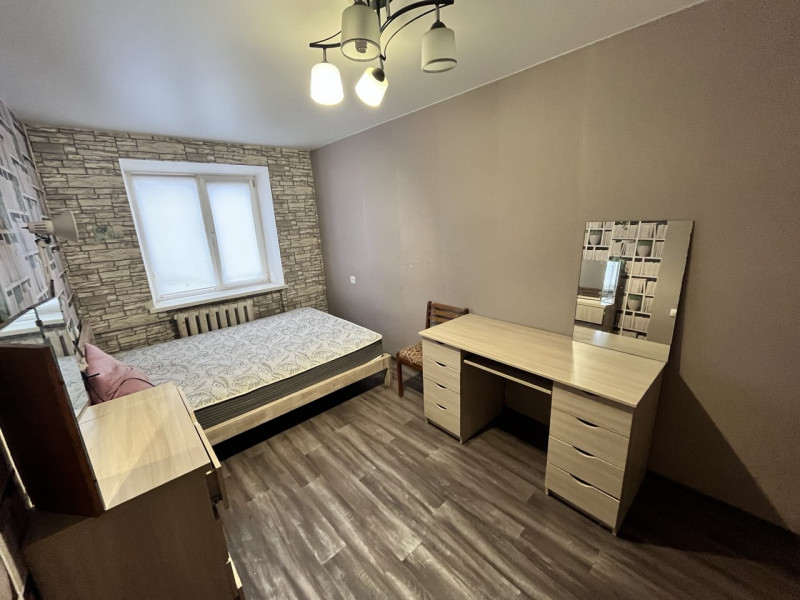 Фото Сдам 3- к квартиру на кв. 50 лет октября (р- н СМ Окей)