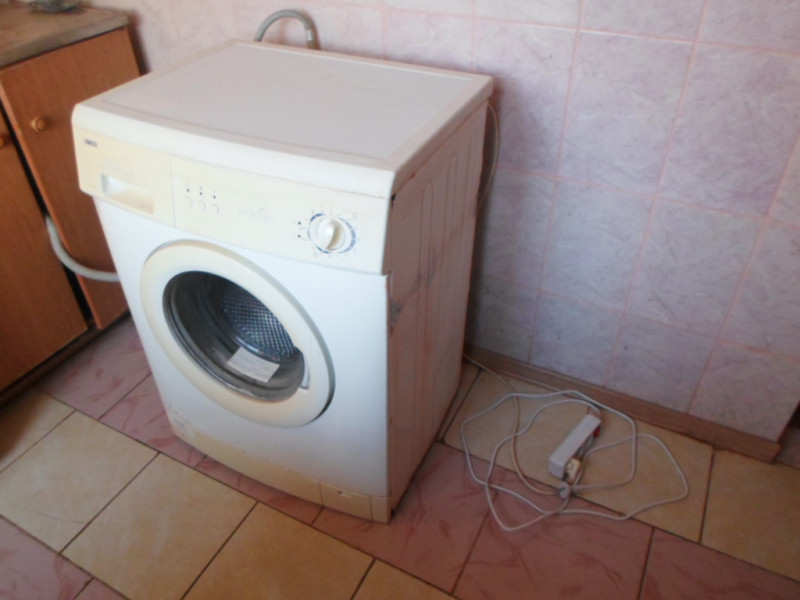 Фото Сдам в Луганске район ВНУ берём и студентов 2 ком. кв-ру кв. Солнечный д.31-выше с/м Спар. Есть мебель 3 спальных места , холодильник, бойлер, ТВ, интернет-роутер, стиральная маш. автомат.
