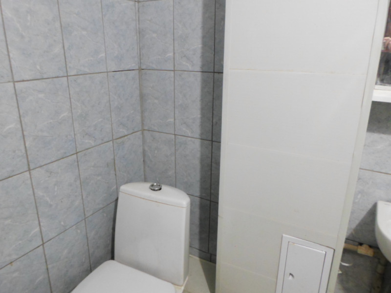 Фото Сдам в Луганске район ВНУ берём и студентов 2 ком. кв-ру кв. Солнечный д.31-выше с/м Спар. Есть мебель 3 спальных места , холодильник, бойлер, ТВ, интернет-роутер, стиральная маш. автомат.