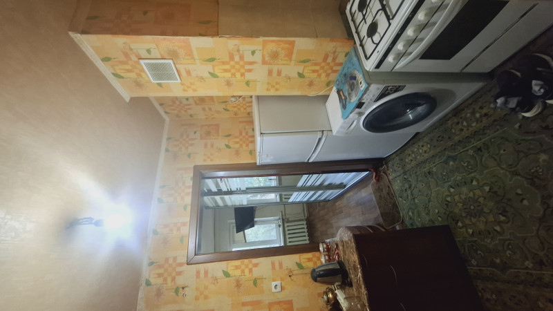 Фото Сдам 1-х,квартиру (Полугостинку) на 26-квартале 4/5-эт,в р-не Жовтневого пенсионного фонда,Городок Завода Ор.