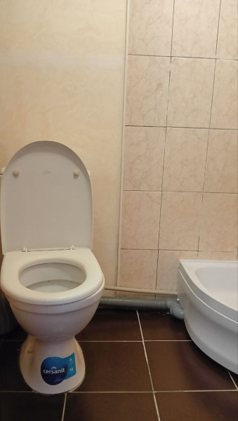 Фото От хозяина!!! Сдам небольшую квартиру , удобное расположение на кв. Жукова, прямо напротив университета им. Даля,
