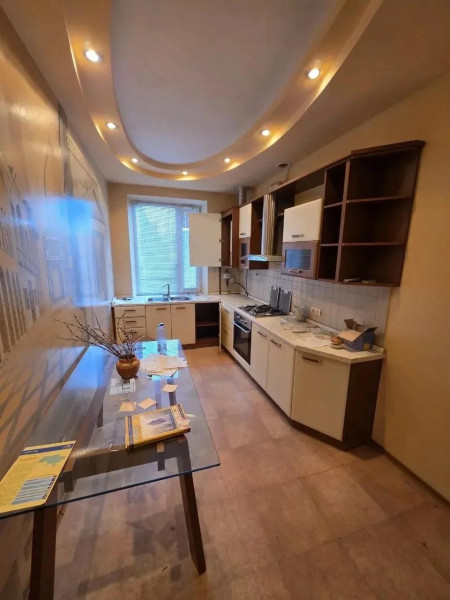 3-комн. квартиру в центре, ул. Карла Маркса, дом 5
