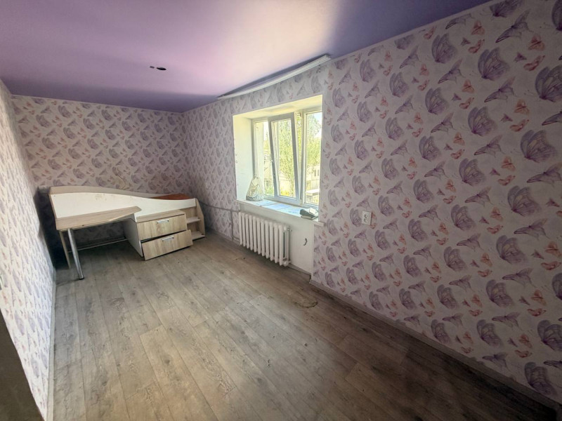 Продам 2- к квартиру в центре Луганска по цене 1- к