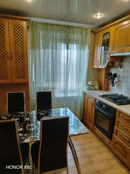 Продам 2-х комн квартиру с авт отоп в городе Луганск улица Линева