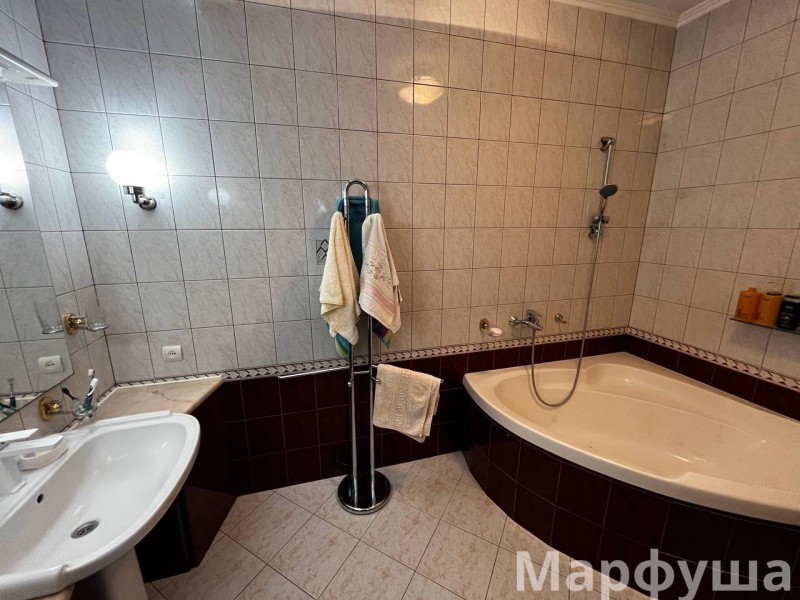 Фото Продам 3- к квартиру в центре Луганска