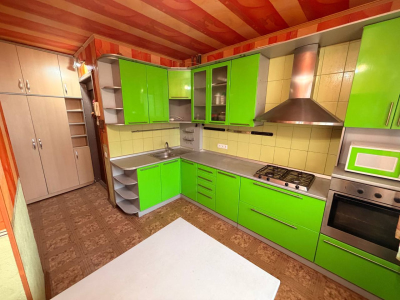 Фото Продам 3- к квартиру на кв. Южный