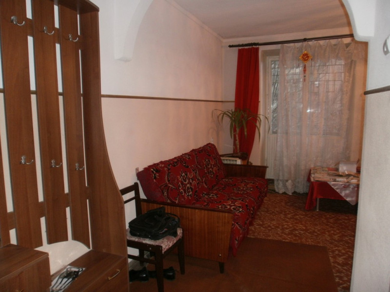 Фото Сдам в Центре Луганска ул. Титова 2 ком.кв. Есть косметич. ремонт,  автономное отопление значит будет тепло и экономно