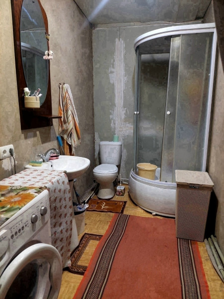 Фото Продам квартиру на земле, район Таксопарка