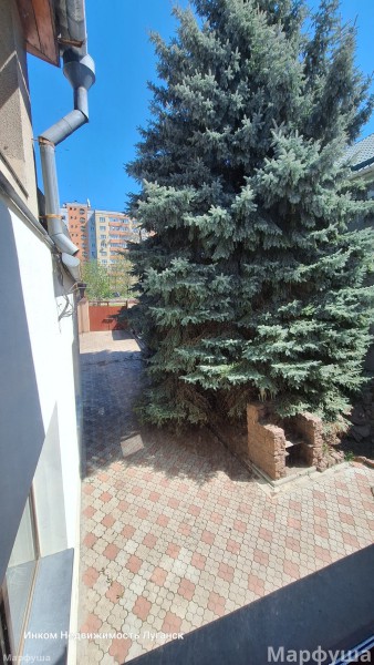 Продам 2-х этажный дом 270 м2 в центре города Луганск улица Оборонная горо