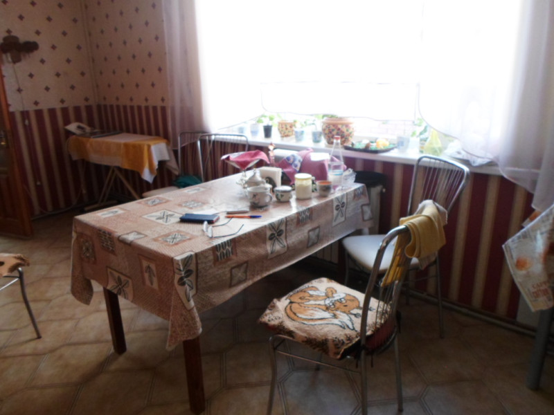 Фото Сдам изолированную комнату в доме возле Пед. института только для 1 девушки.