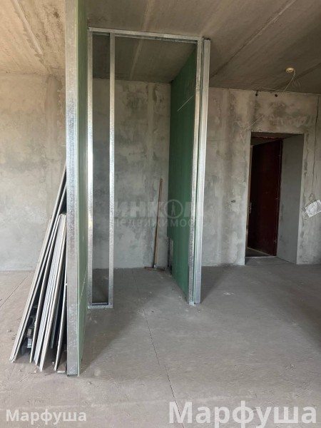 Продам квартиру 106 м2 в городе Луганск улица Алексеева