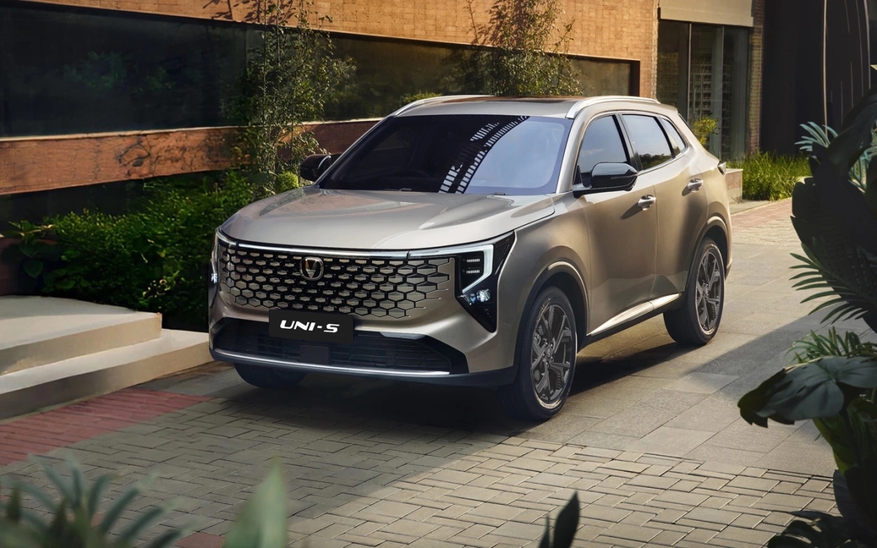 Changan привезет в Россию новый кроссовер Uni-S: два турбомотора и полный привод