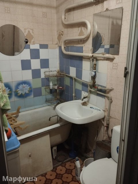 Продам 1 комнатную квартиру в центре Луганска