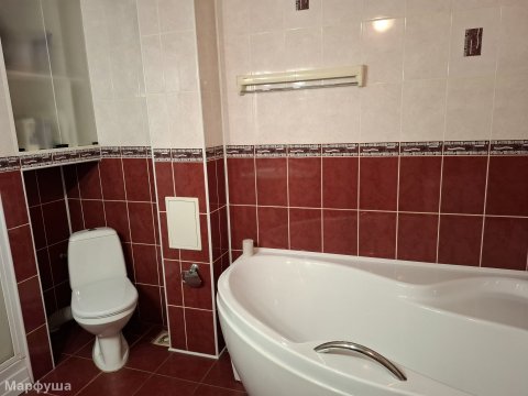 Продам 4х комнатную сталинку с АО в центре Луганска