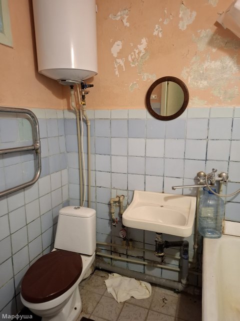 Продам 1 комнатную квартиру в центре Луганска