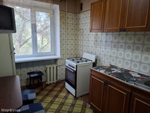 Продам 1 комнатную квартиру в центре Луганска
