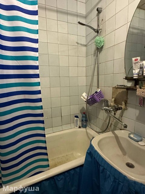 Продам 4-х комн квартиру в городе Луганск улица Градусова