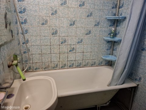 Продам с АВТОНОМНЫМ  отоплением  3х комнатную квартиру на городке Пархоменко