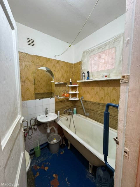 Продам 2-х комн квартиру в городе Луганск улица Демина 4