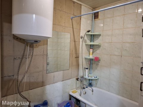 Срочно продам 2х комнатную квартиру на квартале 50 лет Октября