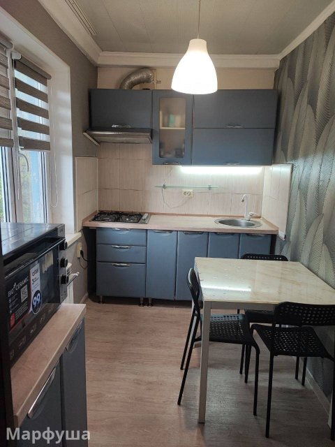 Продам 2-х комн квартиру в городе Луганск квартал Комарова