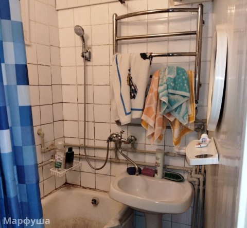 продам квартиру кв. Комарова