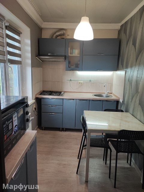 продам квартиру кв. Комарова