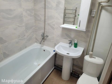 продам квартиру кв. Комарова