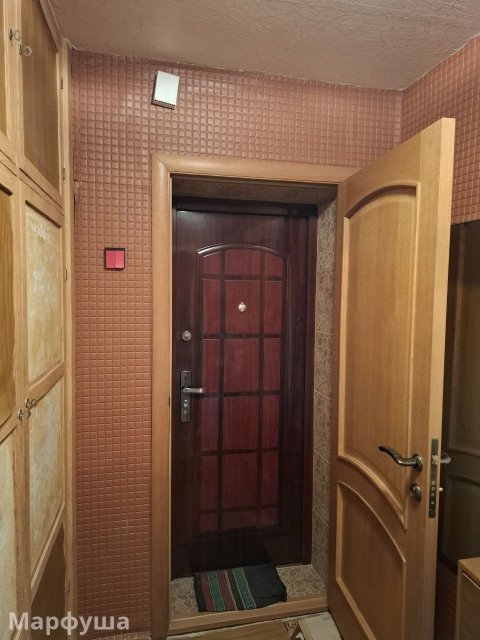 Продам 3х комнатную квартиру 2/5 кирпичного дома