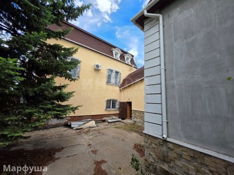 Продам дом 776 м2 в городе Луганск район бара Чёрный кот