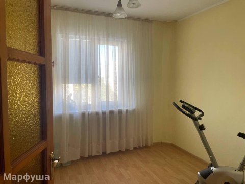 Пррд 4-х комн квартиру в городе Луганск квартал Мирный